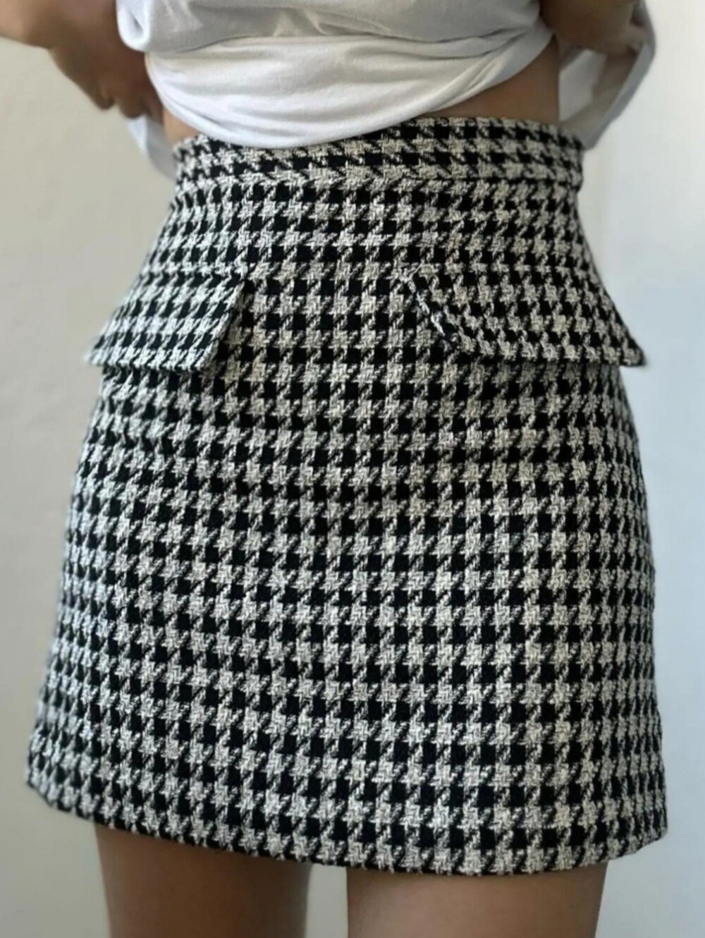 H&M Black & White Houndstooth Mini Skirt